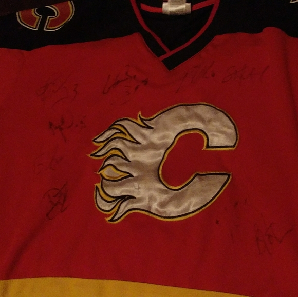 Retro Calgary Flames Jersey - Picture 2 of 5